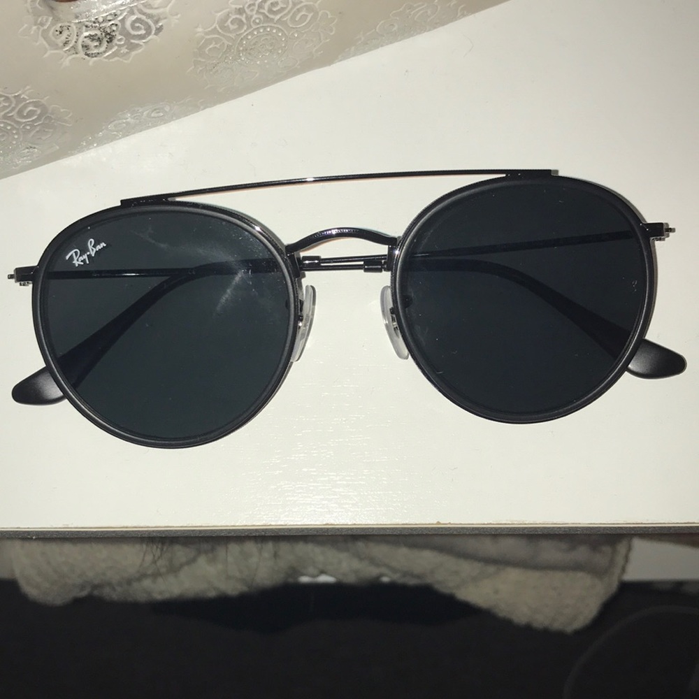 Black RAY BANS- worn once